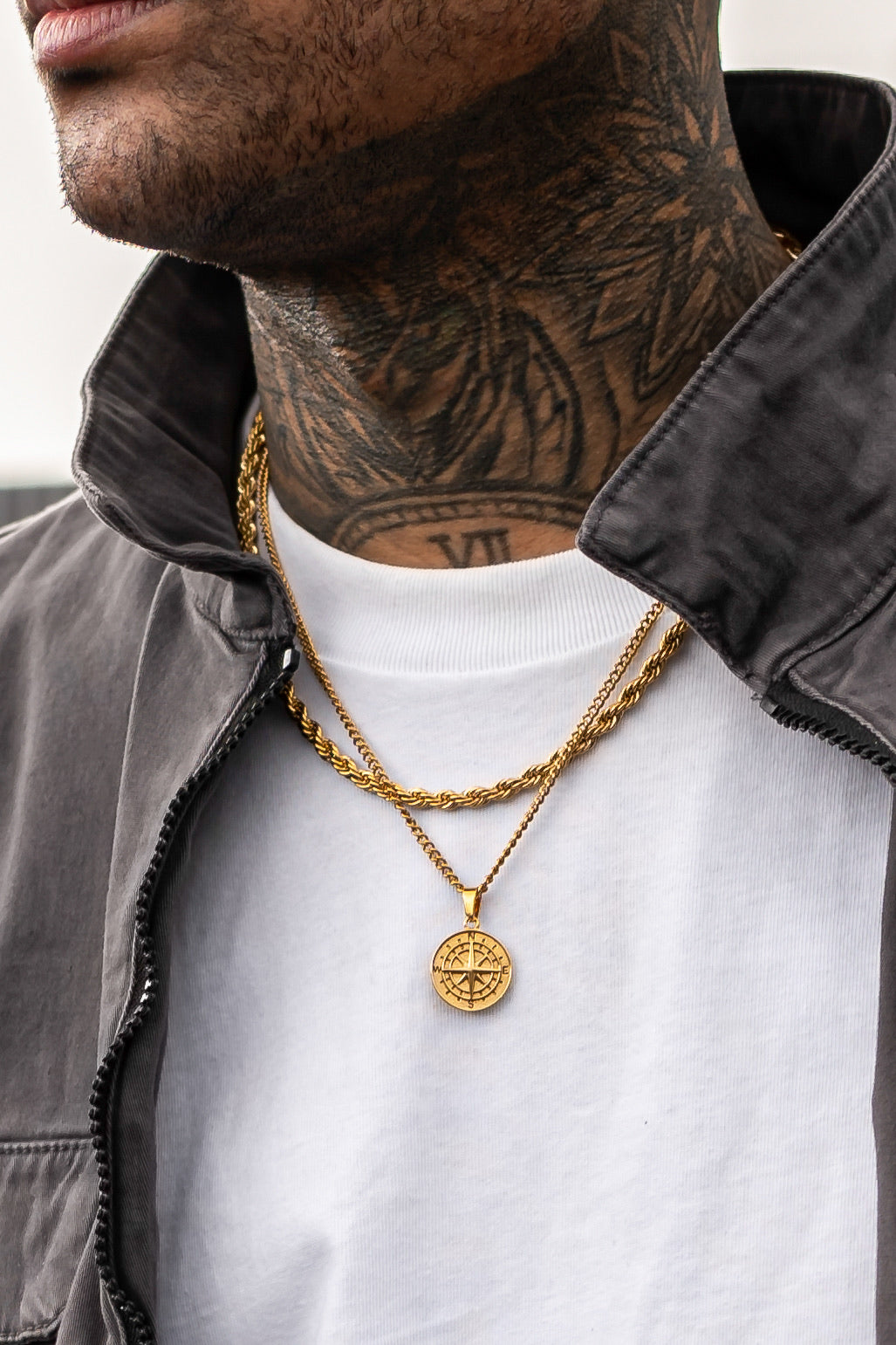 Gold Compass Pendant X Rope Chain Set